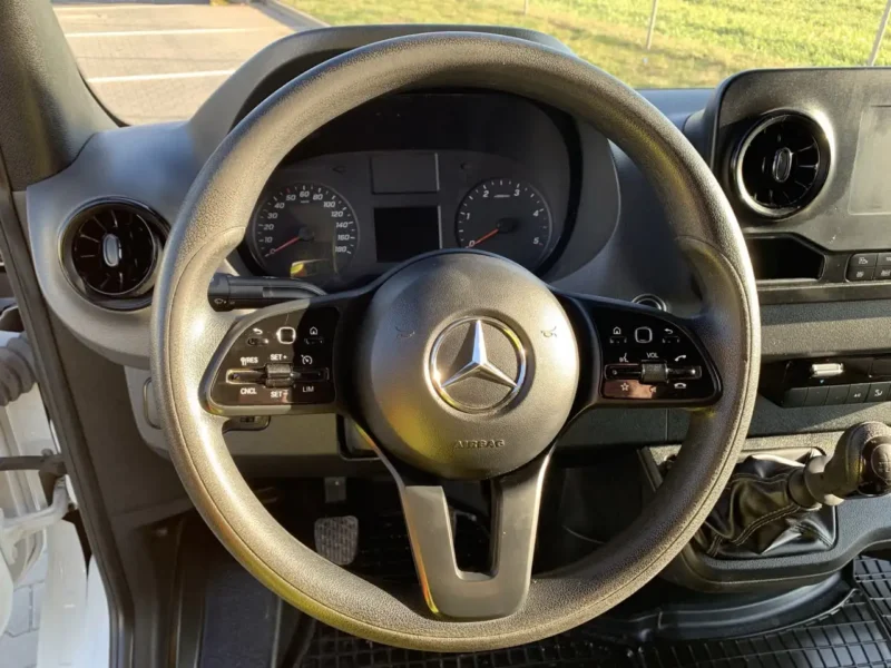 Mercedes-Benz Sprinter L2H2 — zdjęcie 2