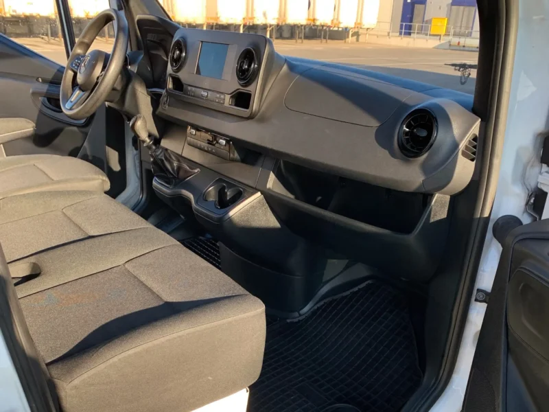 Mercedes-Benz Sprinter L2H2 — zdjęcie 4